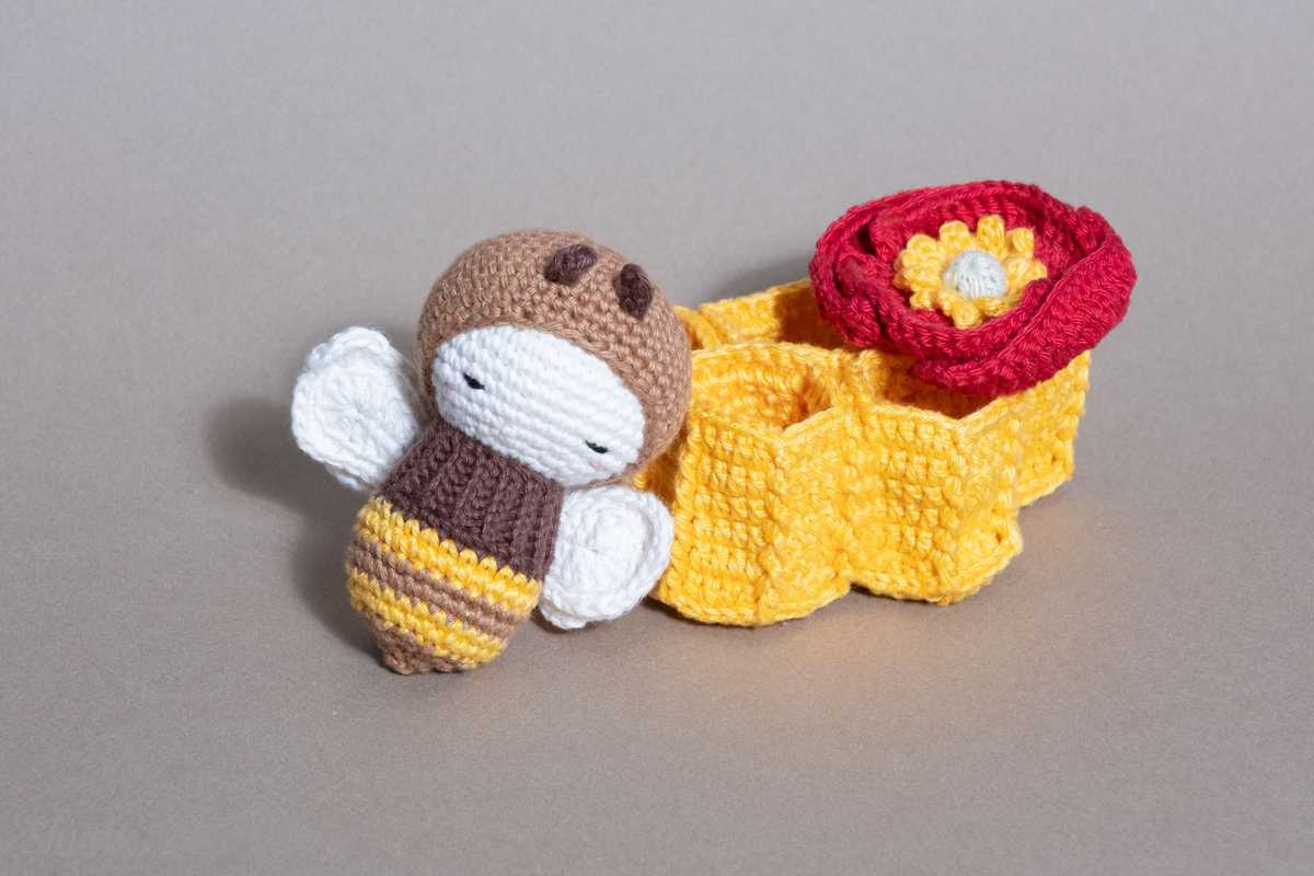 Toy Lalylala Bee / Jouet Lalylala Abeille - Shurik Viola