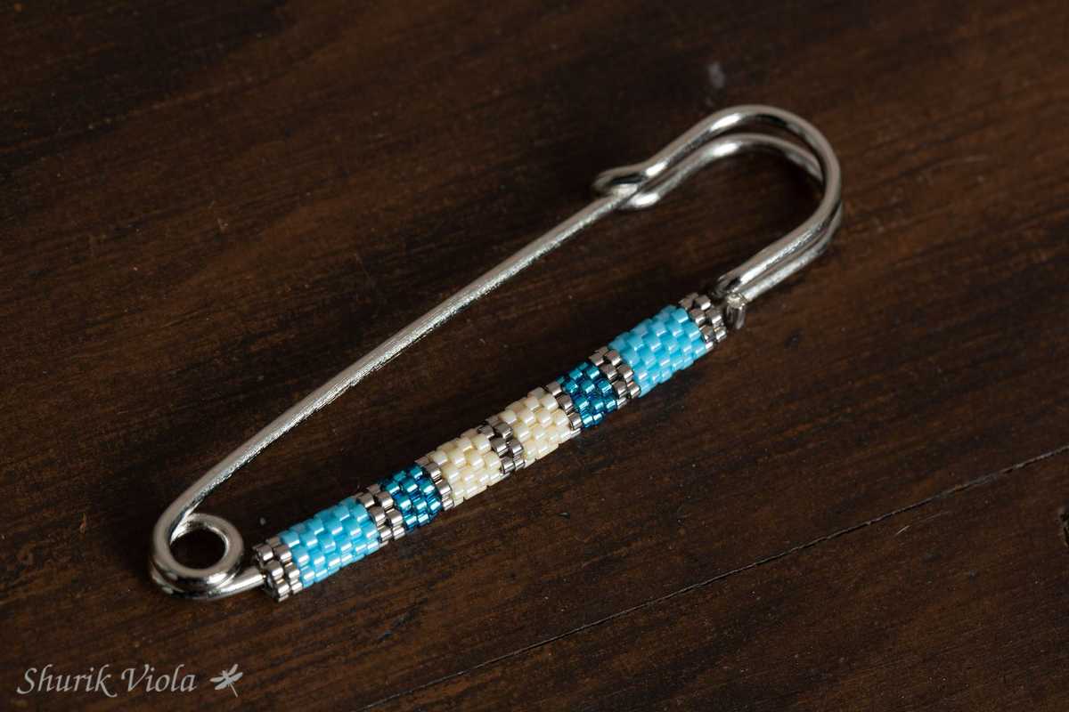 Seed bead brooch / Broche en perles de rocaille - Shurik Viola