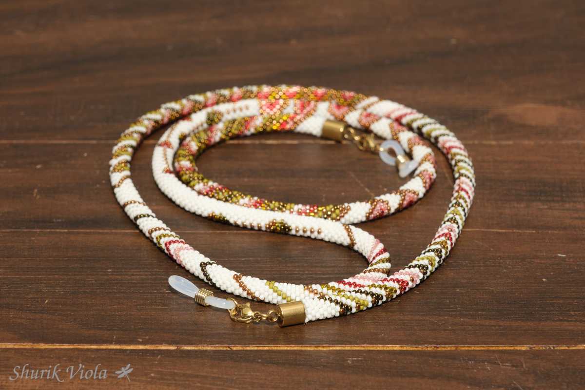 Necklace or chain for glasses "Flowers" / Collier ou chaîne pour lunettes « Fleurs »