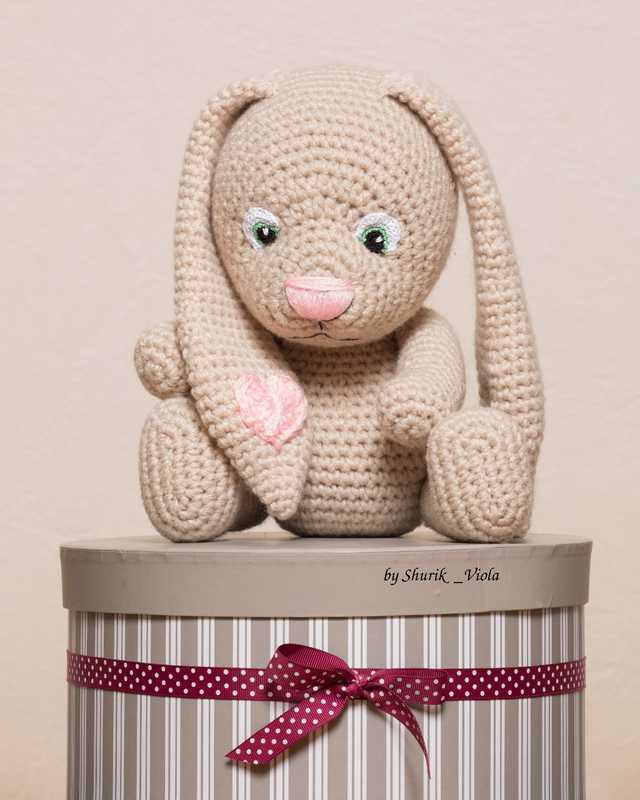 Jouet en crochet lapin triste - Shurik Viola