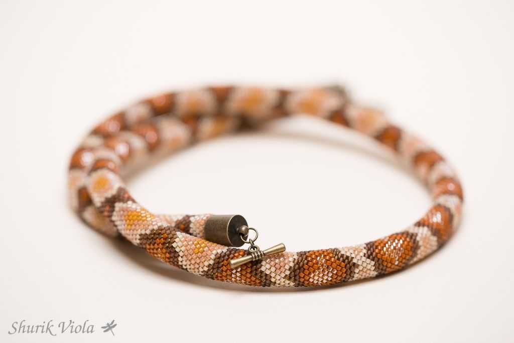 Seed bead necklace / Collier en perles de rocaille - Shurik Viola
