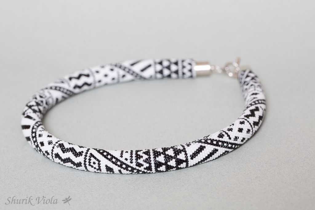 Seed bead necklace / Collier en perles de rocaille - Shurik Viola