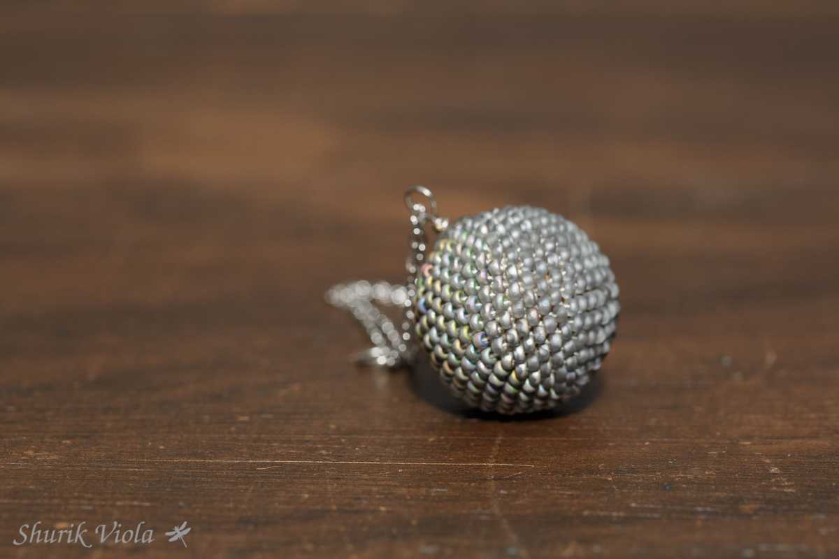 Seed bead charm / Porte-clé en perles de rocaille - Shurik Viola