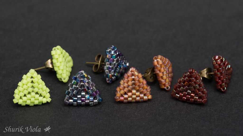 Seed bead earrings / Boucles d'oreilles en perles de rocaille - Shurik Viola