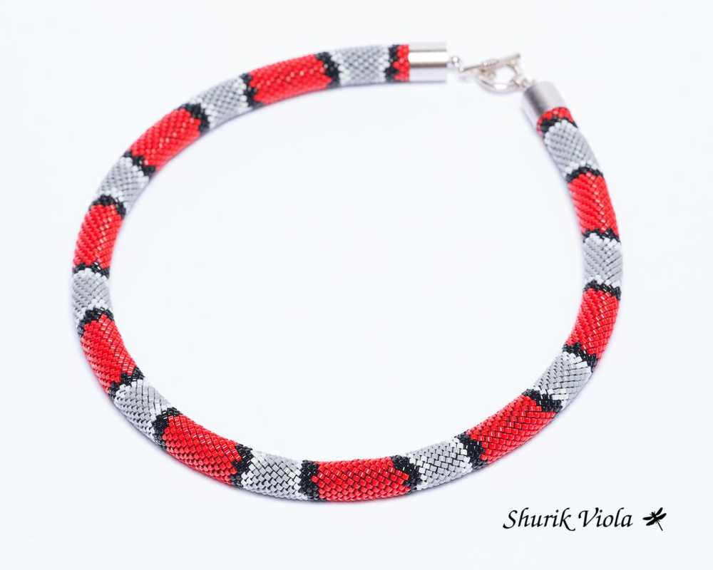 Seed bead necklace / Collier en perles de rocaille - Shurik Viola